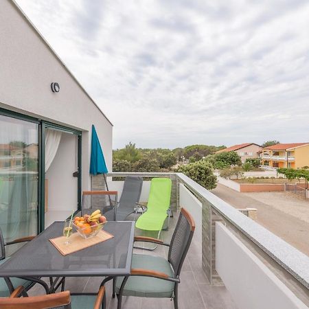 Windrose Apartments Vir Exterior foto