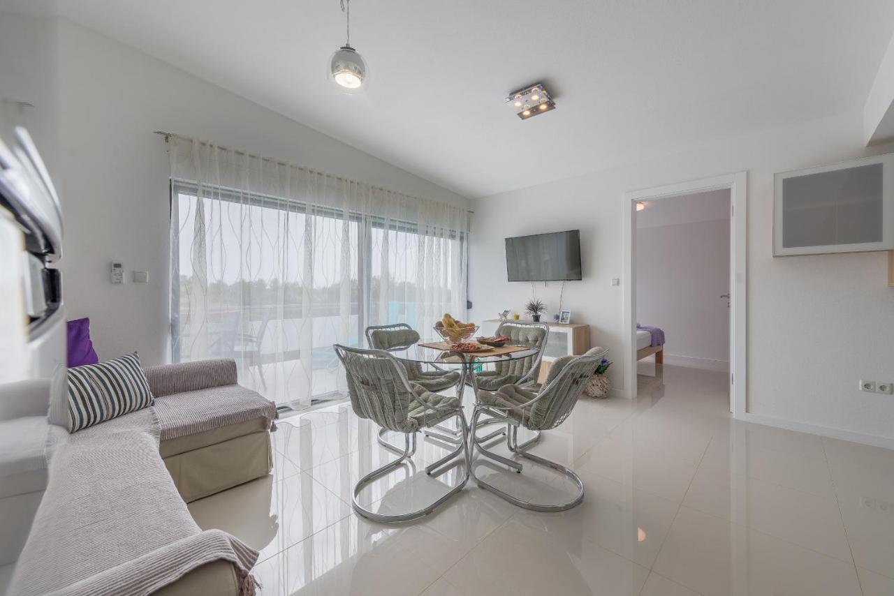 Windrose Apartments Vir Exterior foto