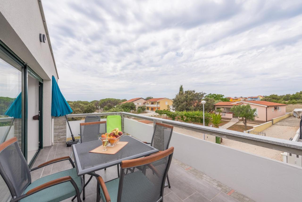 Windrose Apartments Vir Exterior foto
