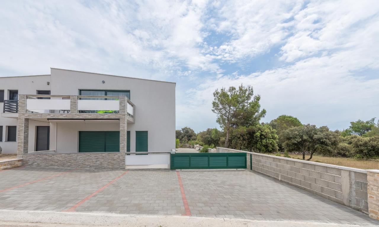 Windrose Apartments Vir Exterior foto