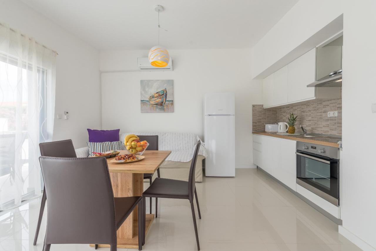 Windrose Apartments Vir Exterior foto